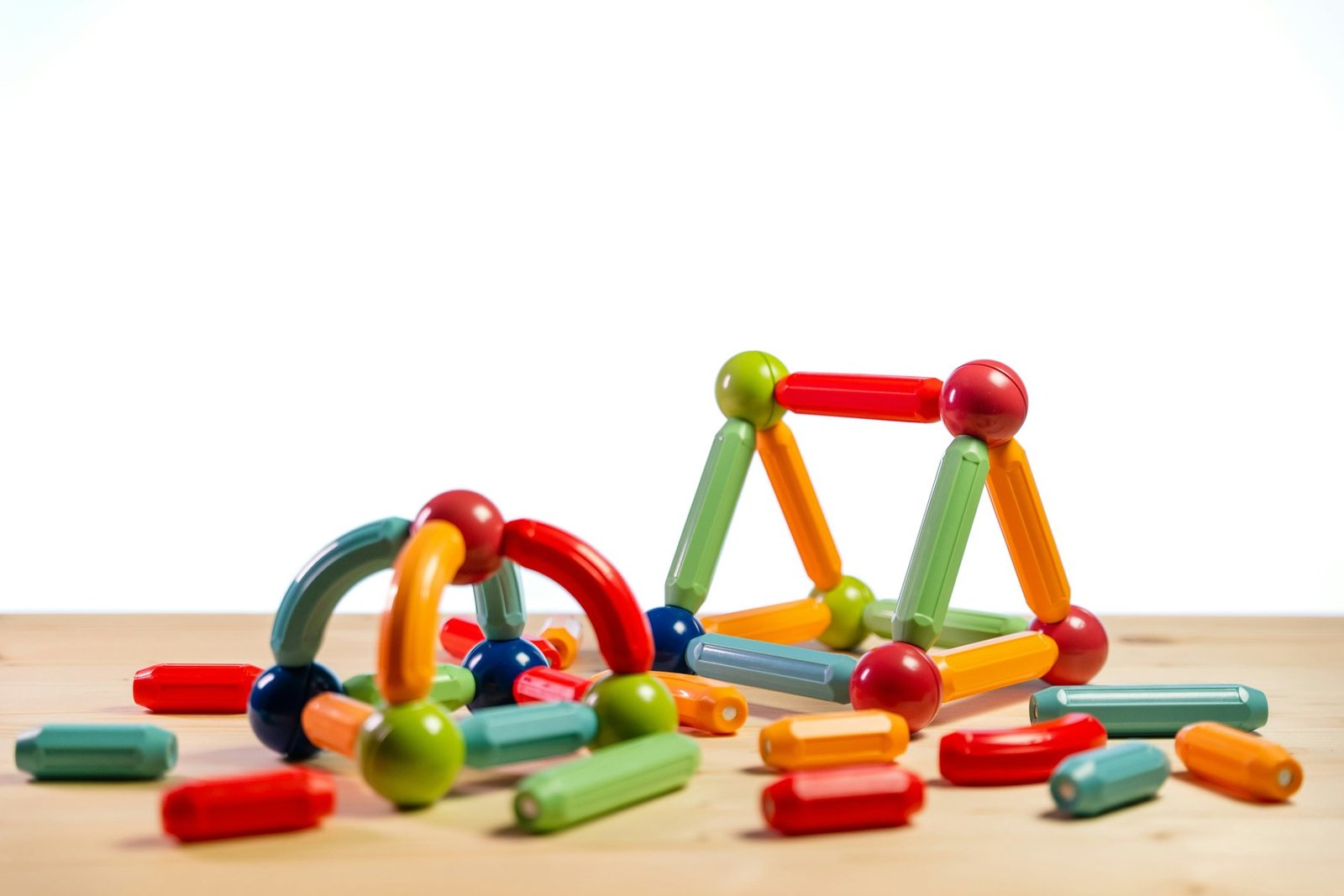 Jeu de construction aimanté coloré